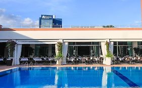 Michelino 75 By The Sydney Hotel